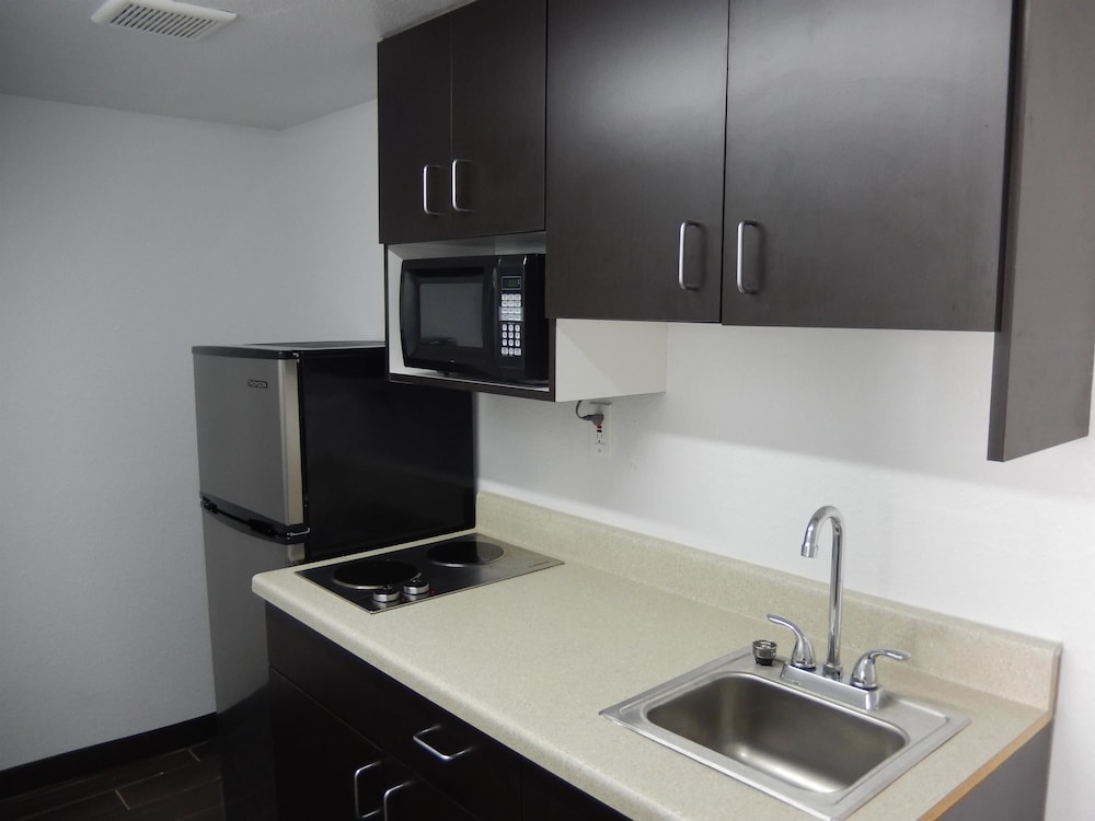 Standard Room, 2 Queen Beds, Non Smoking, Kitchenette - Photo 7