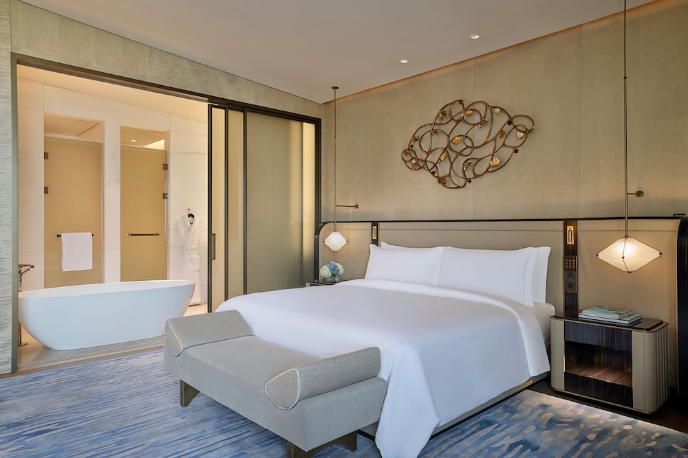 Suite, 1 Bedroom, City View thumbnail 5