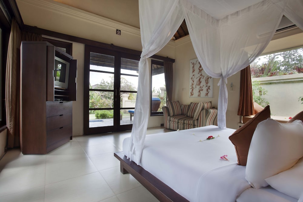 Pool Suite