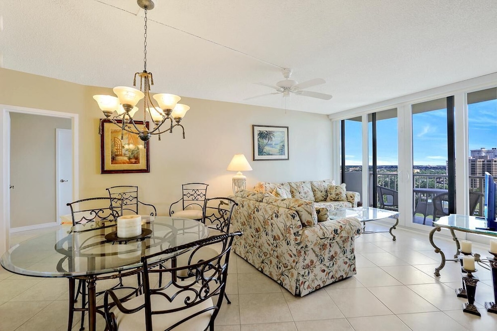Condo, Multiple Beds (Sunny beachfront condo with pool and )
