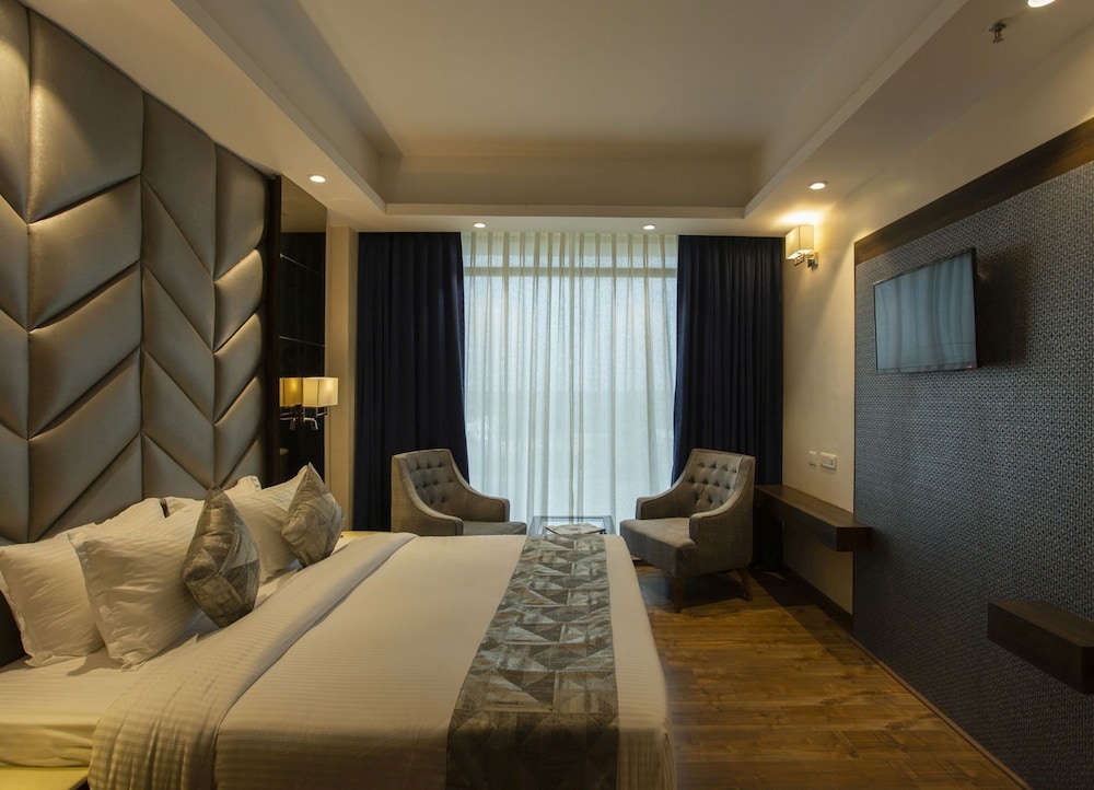 Premier Room, 1 Double Bed - Photo 3