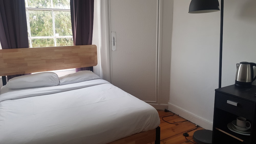 Superior Single Room, Shared Bathroom
