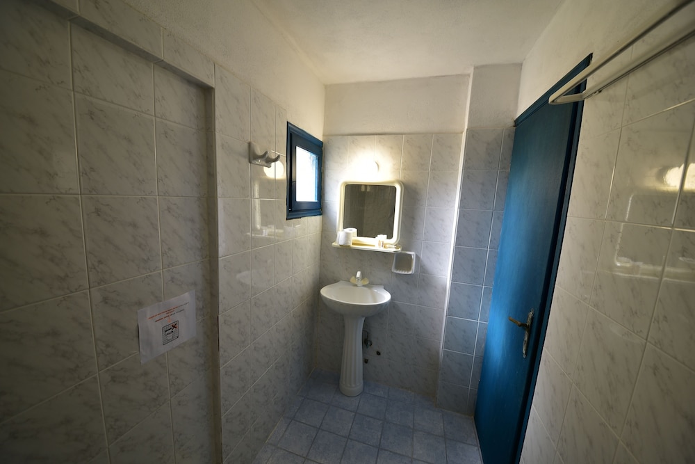 Standard Room, Pool View - Photo 8