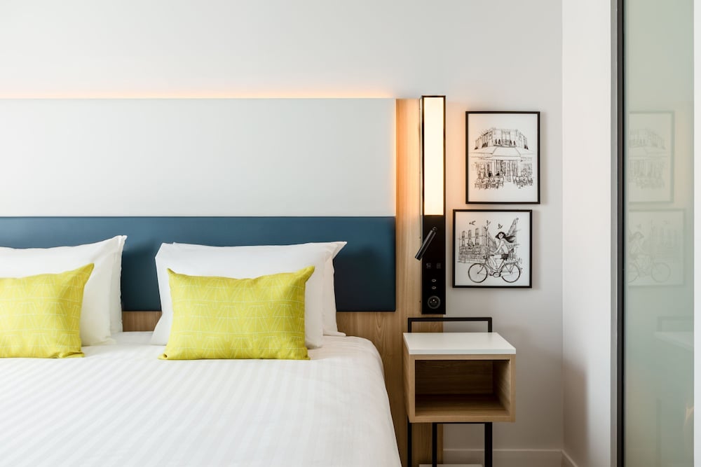 Superior Room, 1 King Bed, Non Smoking - Photo 5