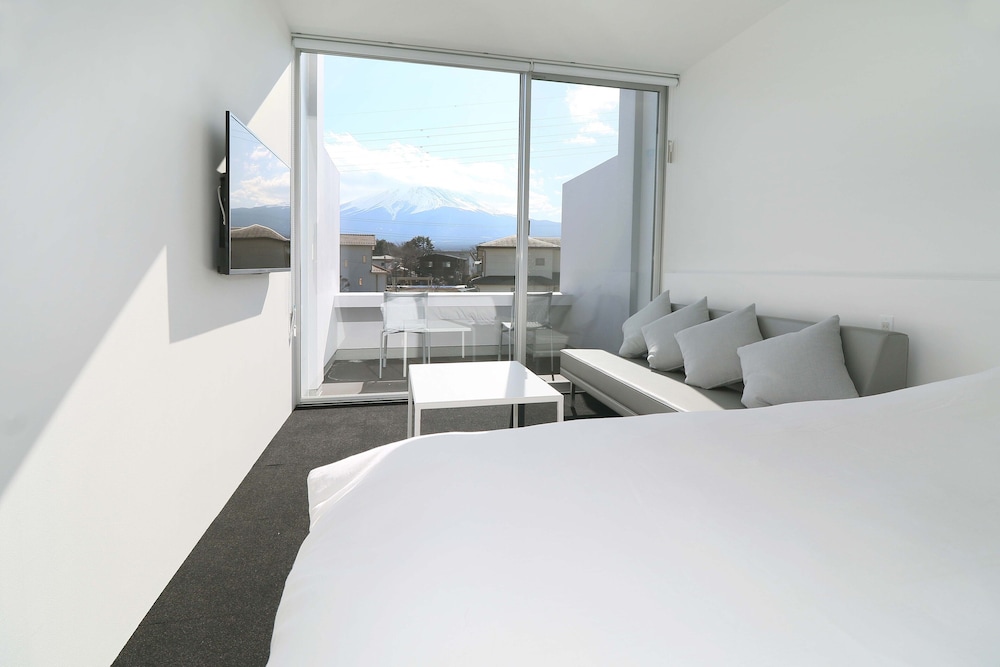 Superior Twin Room, Mount Fuji View 1st floor with Terrace - Photo 3