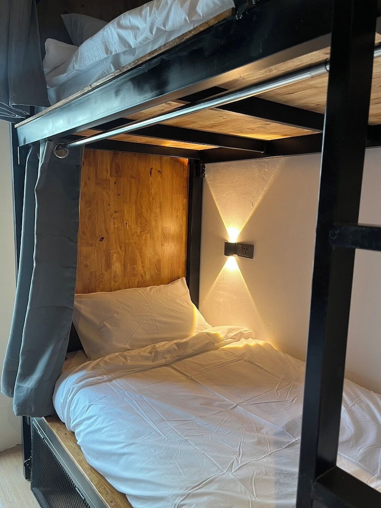 Mixed Dormitory Room photo 2