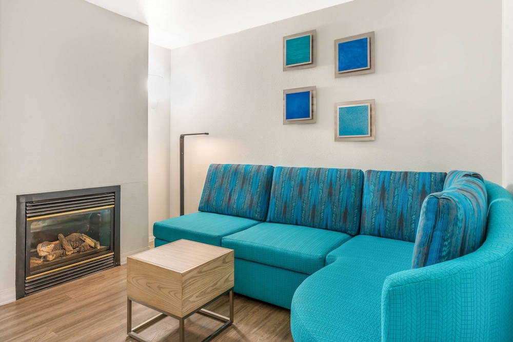 Suite, 1 King Bed, Accessible, Bathtub (with Sofabed)