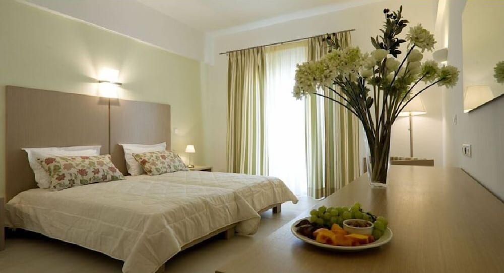 Superior Double or Twin Room, Sea View - Photo 7