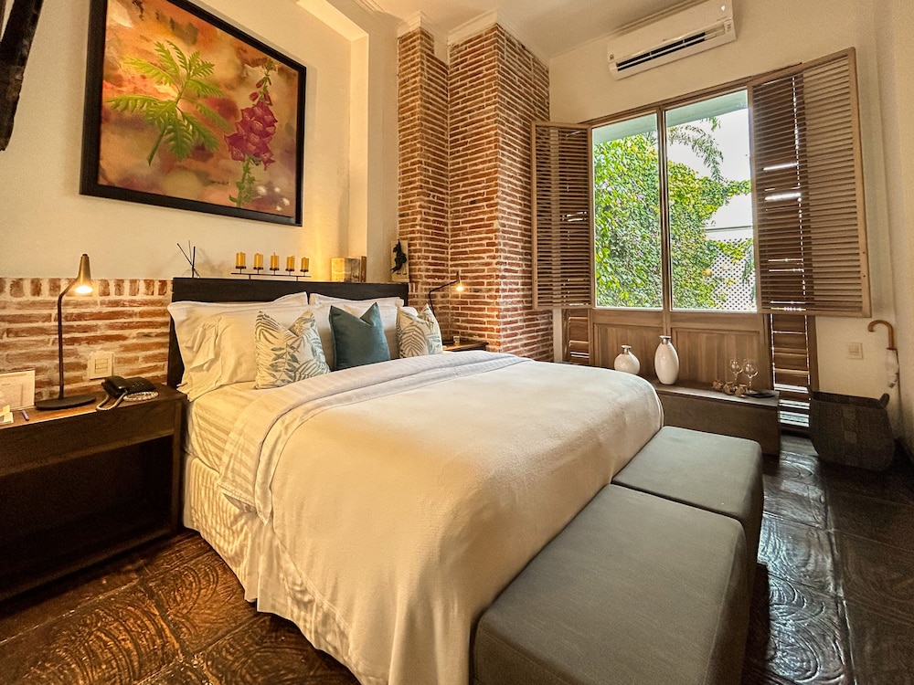 Superior Room, 1 Queen Bed photo 2