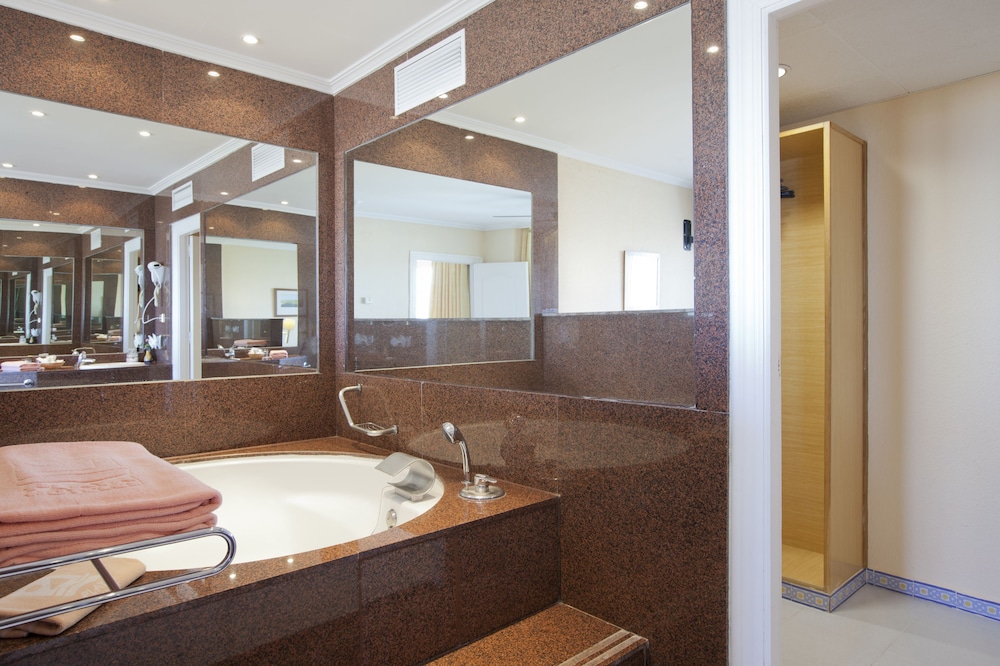 Suite, 1 Bedroom photo 2