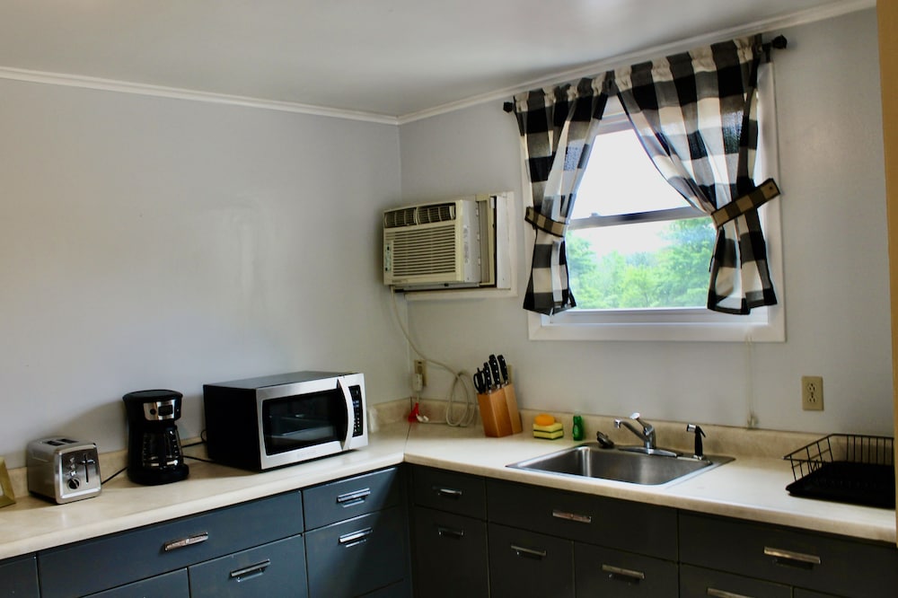 Standard Apartment, 2 Bedrooms, Kitchen, Partial Lake View photo 3