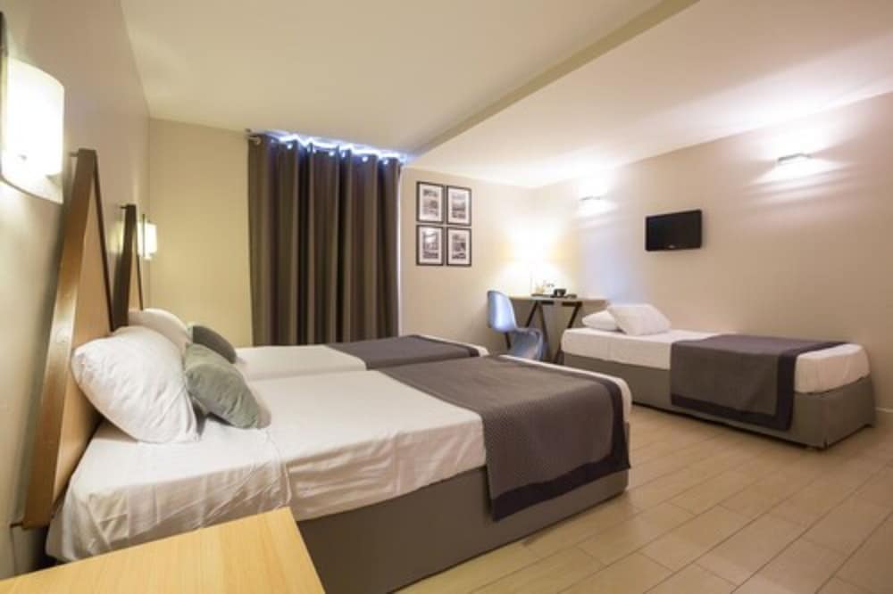 Triple Room - Photo 1