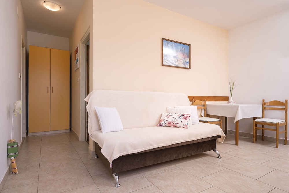 Apartment (A2) photo 2