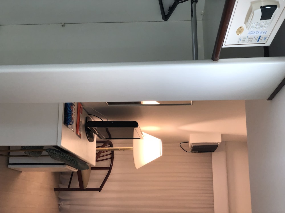 Executive Twin Room, 2 Twin Beds - Photo 2