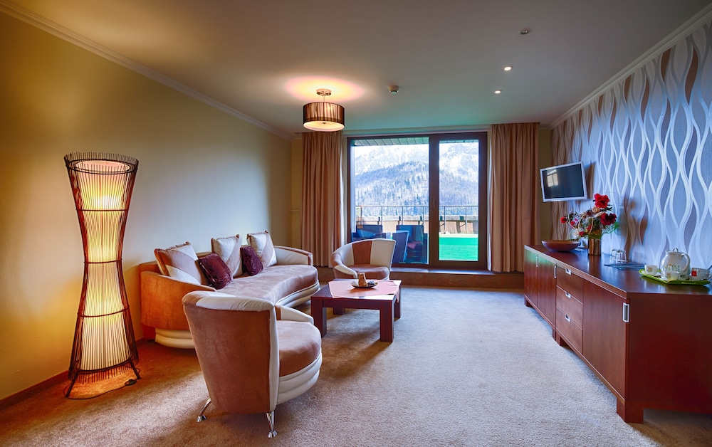 Deluxe Suite, 2 Bedrooms, Mountain View photo 1