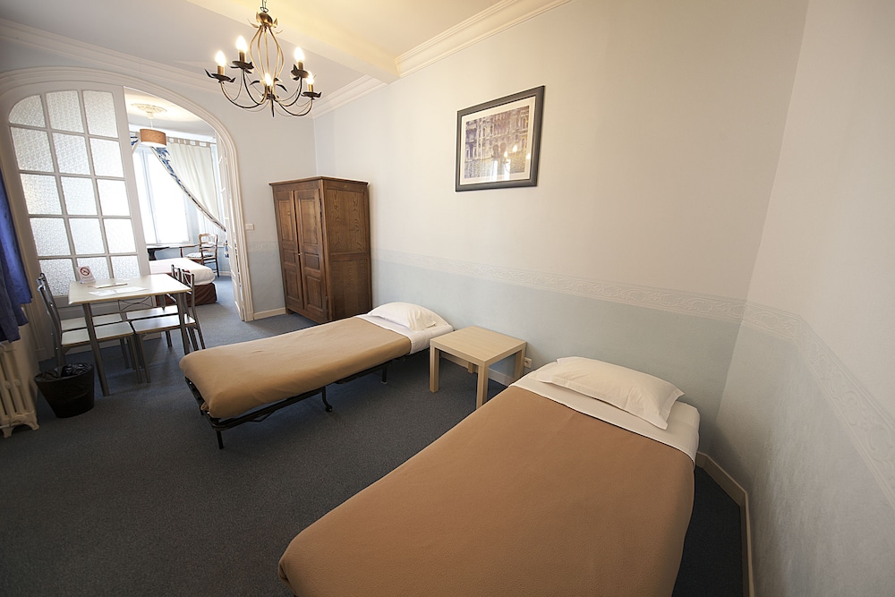 Family Quadruple Room - Photo 3