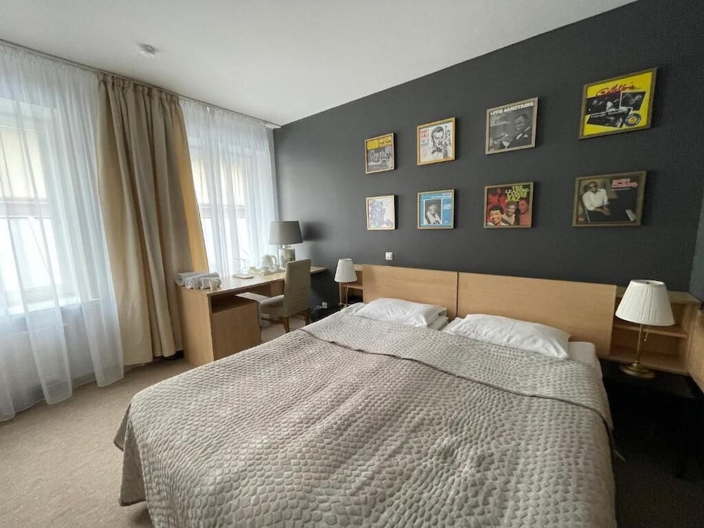 Standard Double or Twin Room - Photo 5