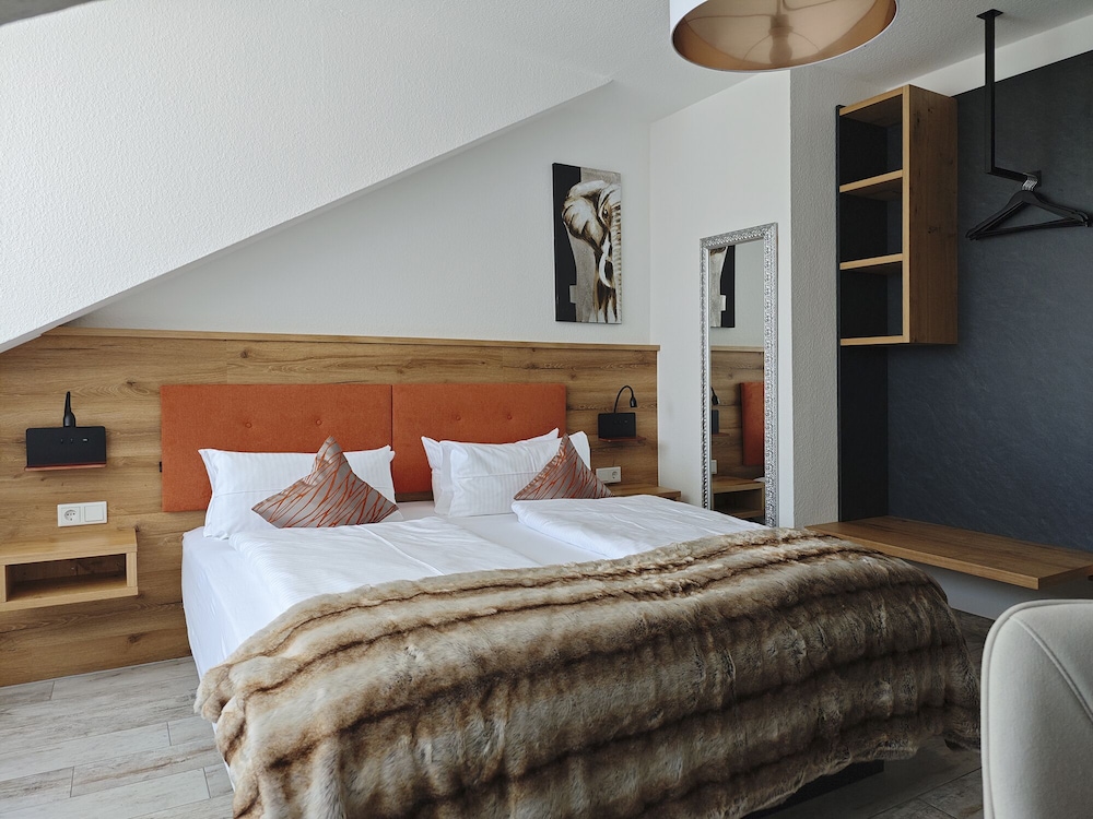 Double Room, Ensuite, Lake View - Photo 1