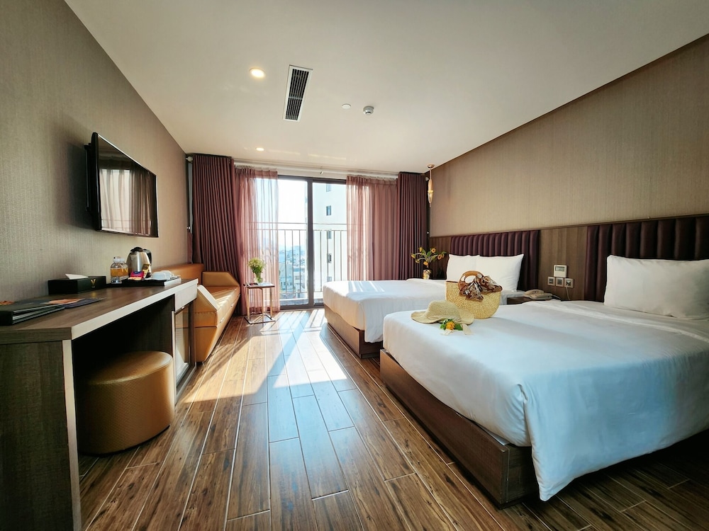 Premier Triple Room photo 2