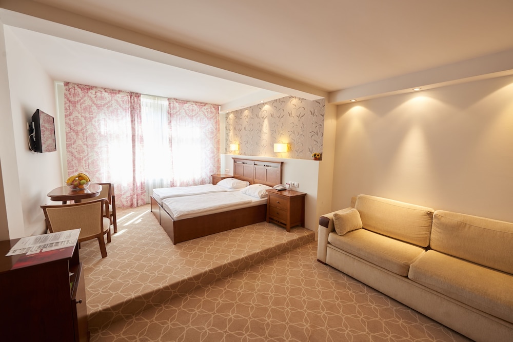 Standard Double or Twin Room - Photo 1
