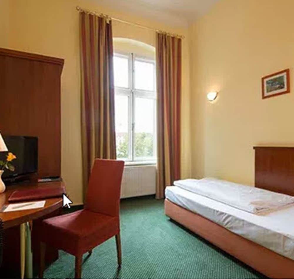 Economy Single Room photo 3