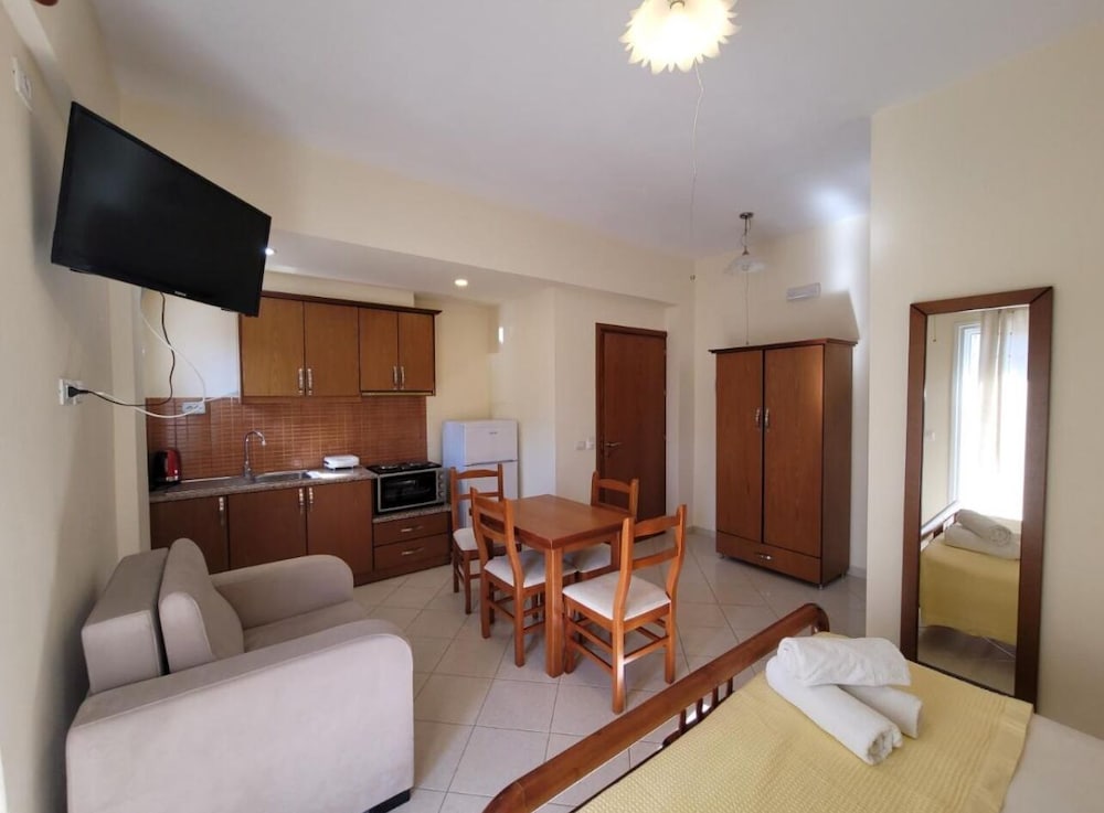 Deluxe Triple Room, City View