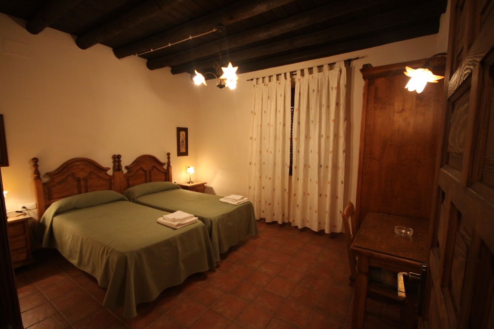 Villa Tradicional, 5 Habitaciones, Accesible, Vista a la Montaña