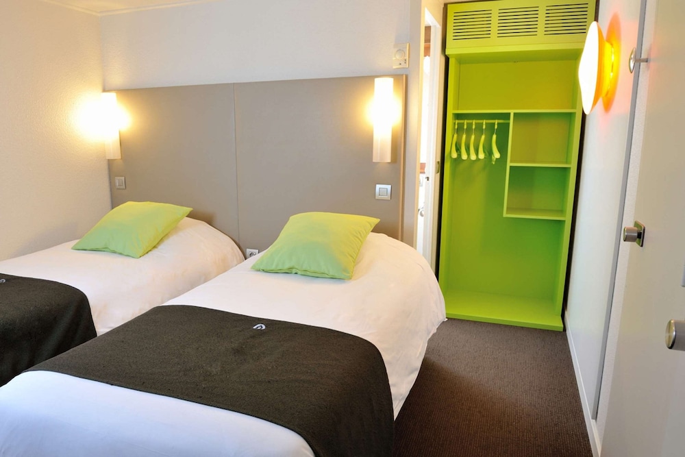 Standard Room, 2 Twin Beds - Photo 1