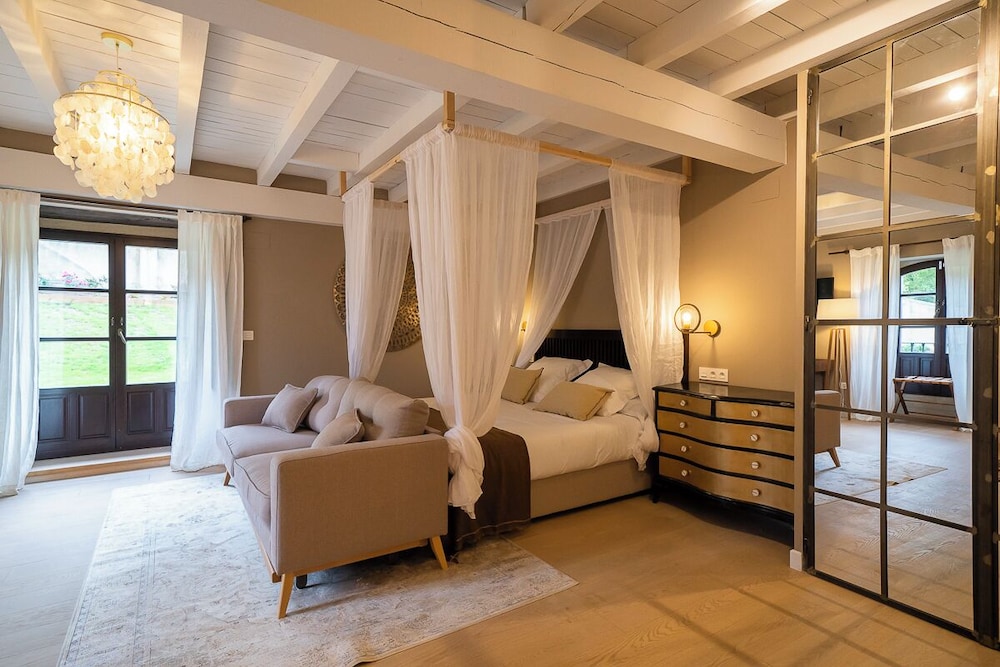 Suite Junior, 1 cama King con sofá cama, vista al jardín