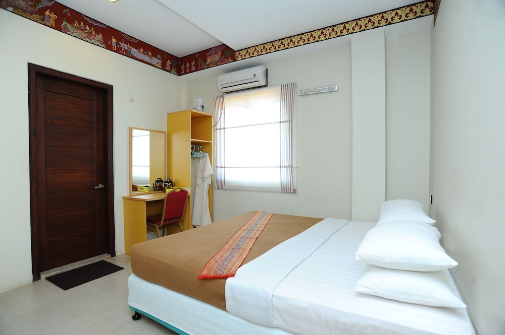 Standard Room, Shared Bathroom