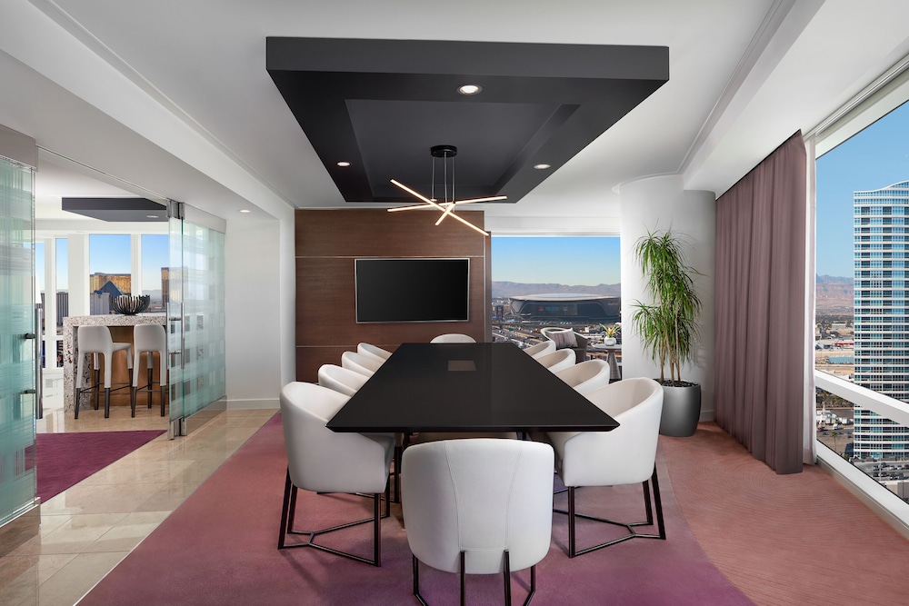 Executive Hospitality Tower Suite