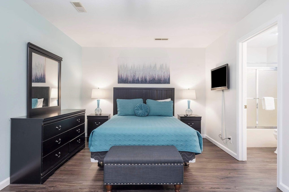 Condo, Multiple Beds, Balcony, Mountain View (Retreat by Design) photo 3