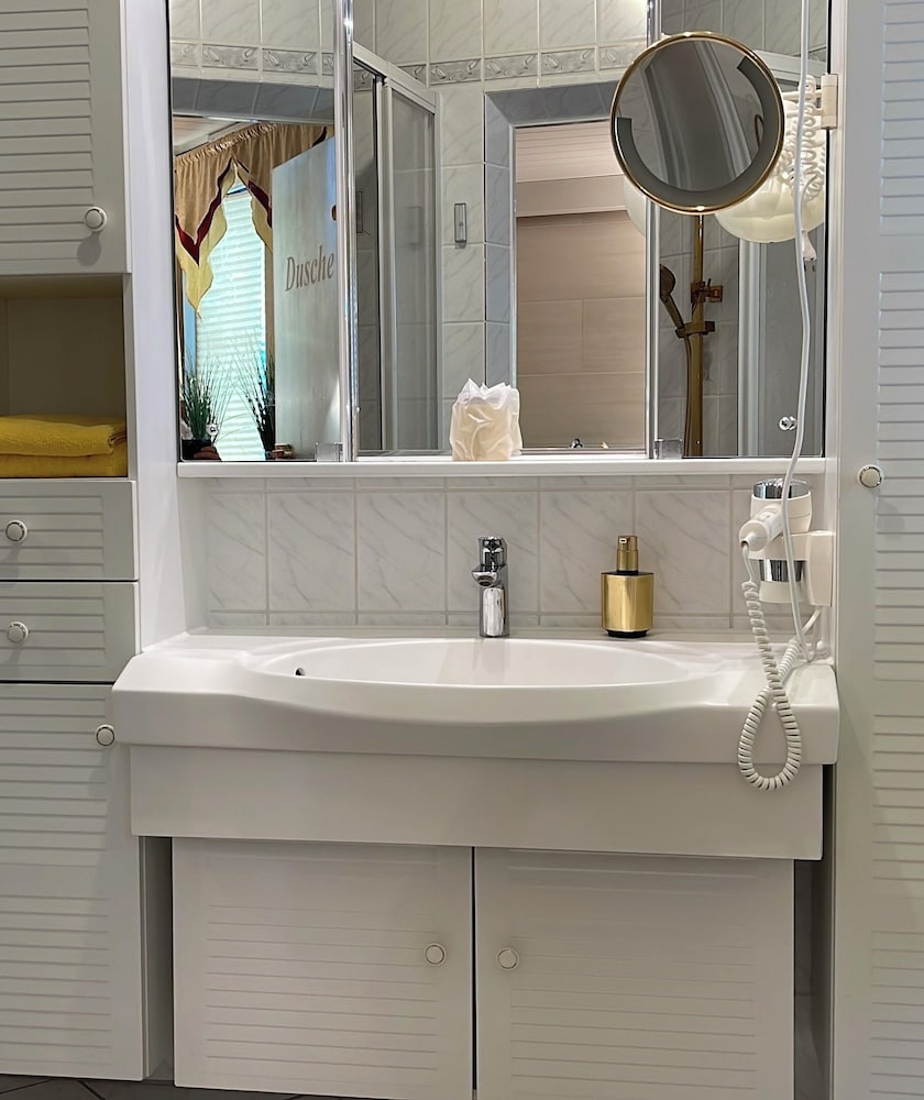 Deluxe Double or Twin Room photo 2
