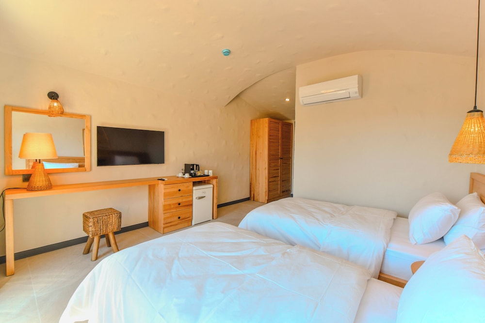 Junior Twin Room, 2 Twin Beds, Ground Floor