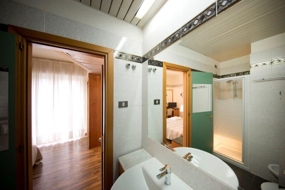 Quadruple Room - Photo 4