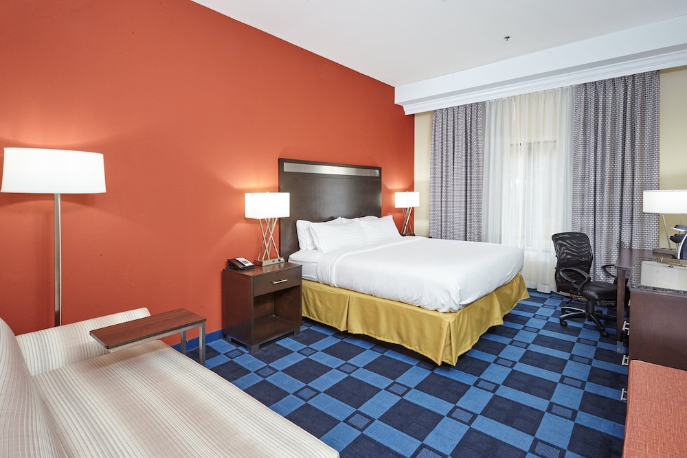 Standard Room, 1 King Bed photo 1