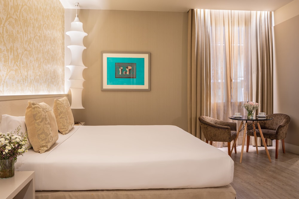 Triple Room (with Extra Bed)
