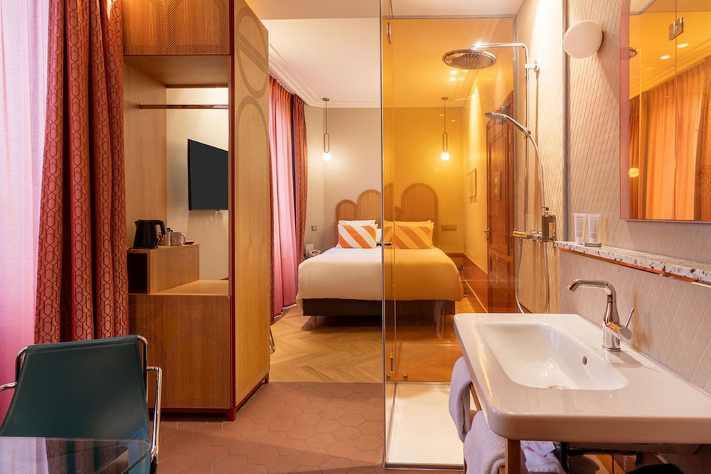 Classic Room, 1 Queen Bed, Non Smoking - Photo 2