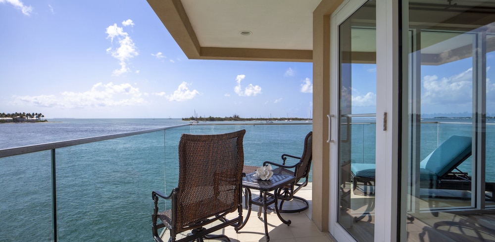 Suite (Dockside) - Photo 2