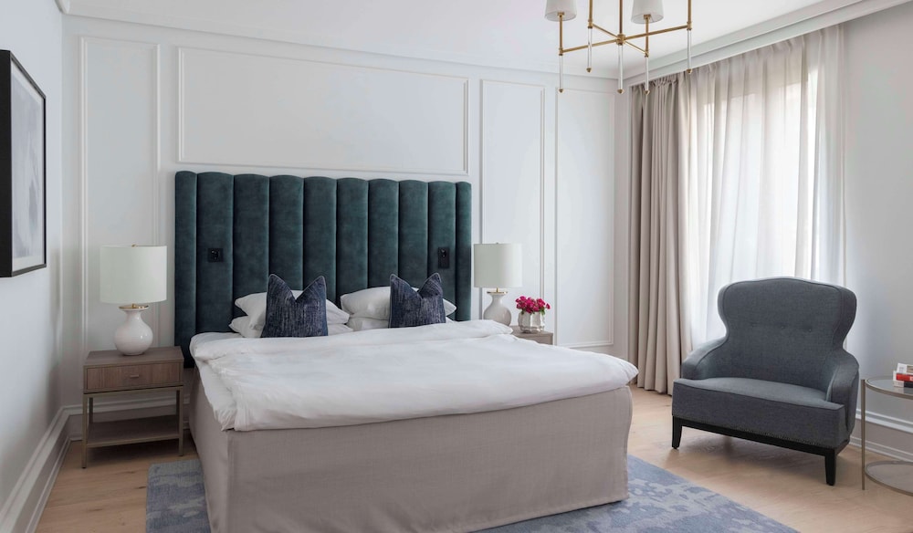 Grand Room, 1 Queen Bed (Petite) - Photo 1