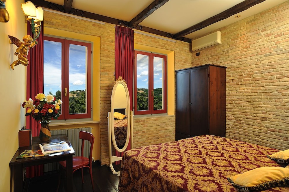 Business Suite photo 2