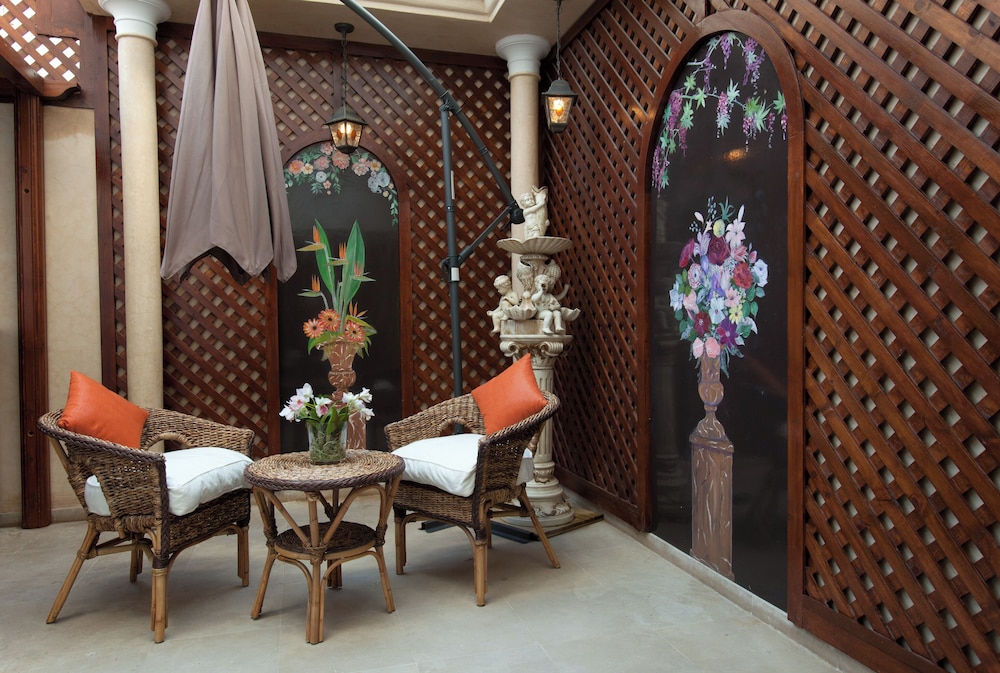 Prestige Suite with Balcony - Photo 6