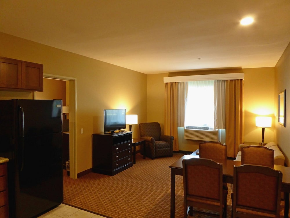 Suite, 1 King Bed, Accessible, Kitchen - Photo 2