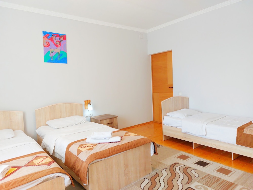 Basic Triple Room photo 1