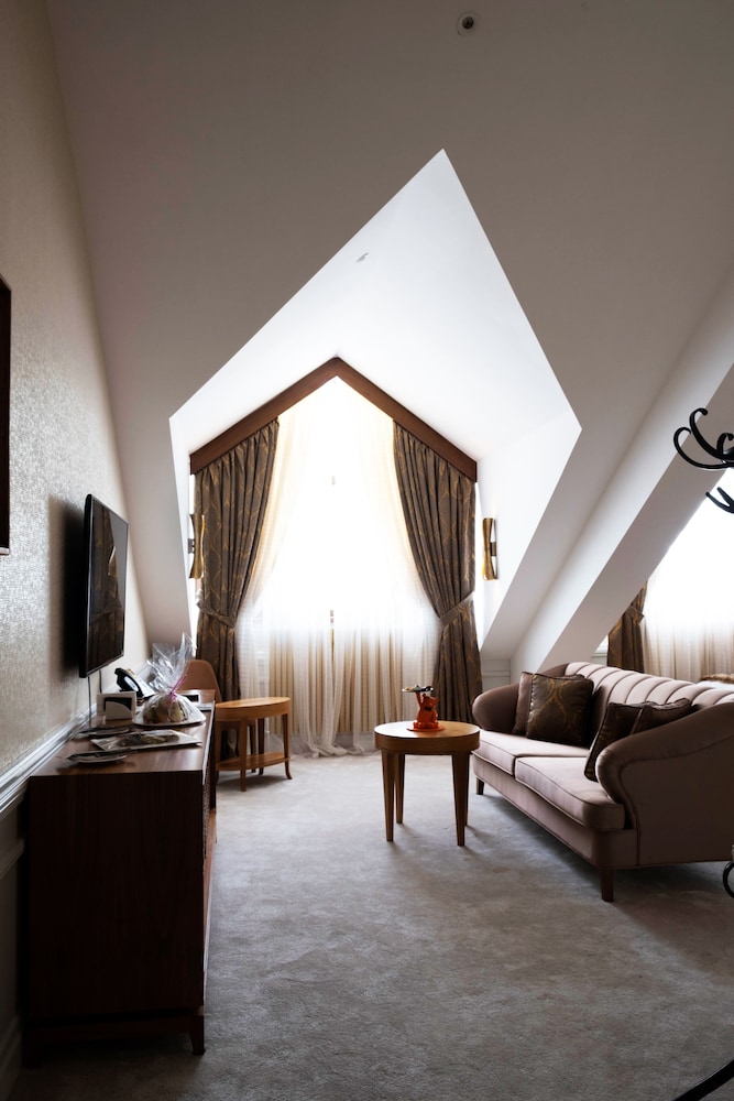 Deluxe Triple Room photo 3