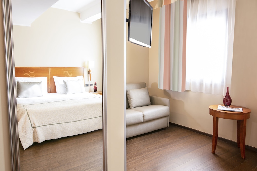 Superior Room - Photo 14