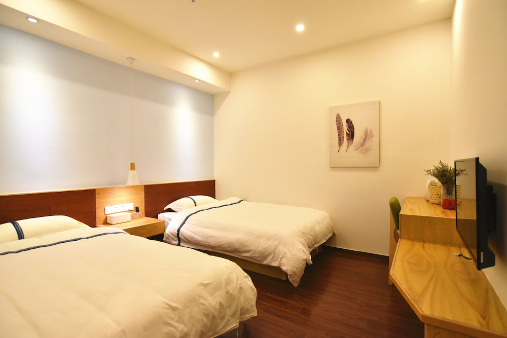 Standard Twin Room (No Window) photo 1