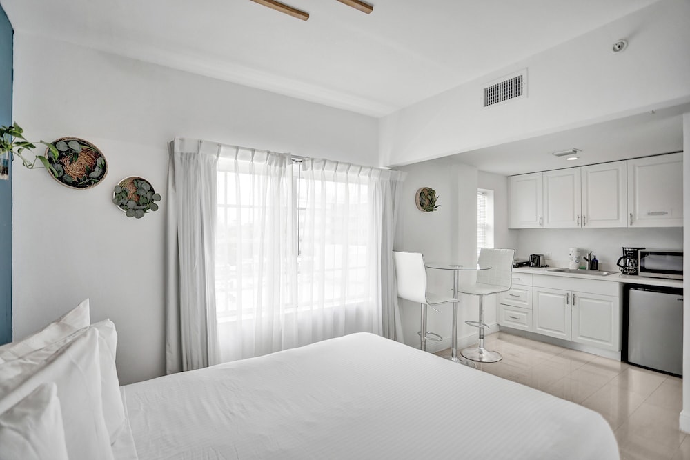 Suite, 1 Bedroom, Kitchen