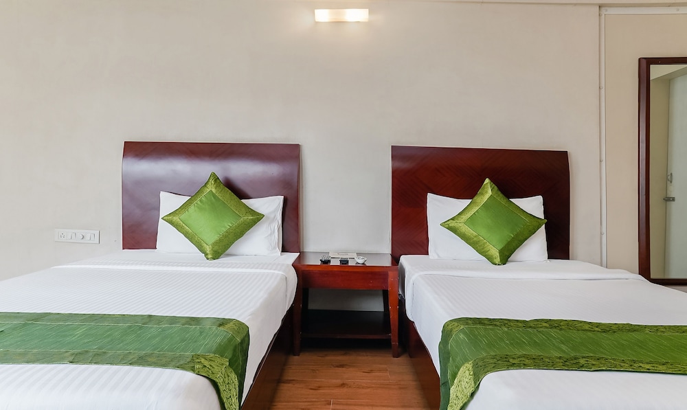 Deluxe Twin Room, photo 7