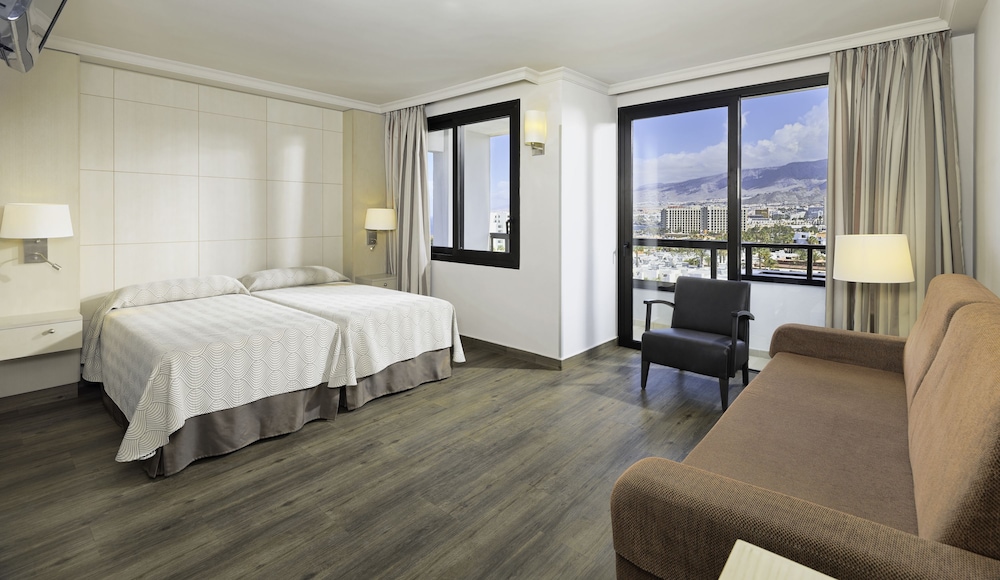 Double Room, Pool View (3 adults) photo 3